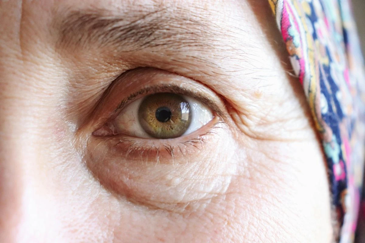 1 de 1 visão mulher / olhos - Foto: Canva