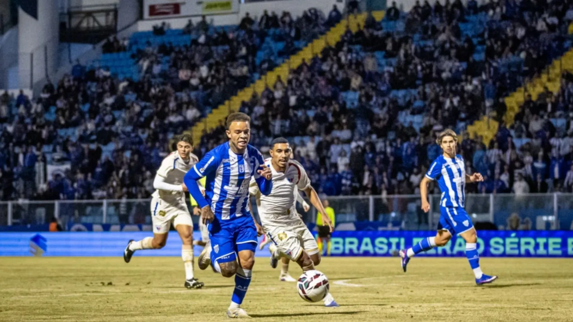 Avaí pressiona, mas empata com Fortaleza na Ressacada.| Foto: Fabiano Rateke / Avaí F.C. / Divu...