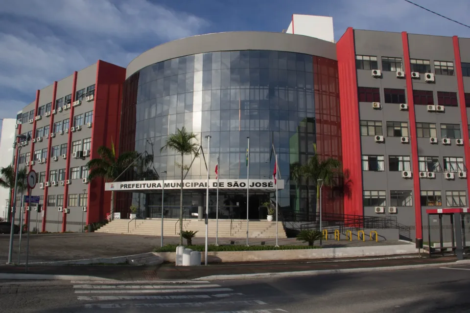 Prefeitura de São José abre inscrições para licença remunerada de servidores que cursam Mest...