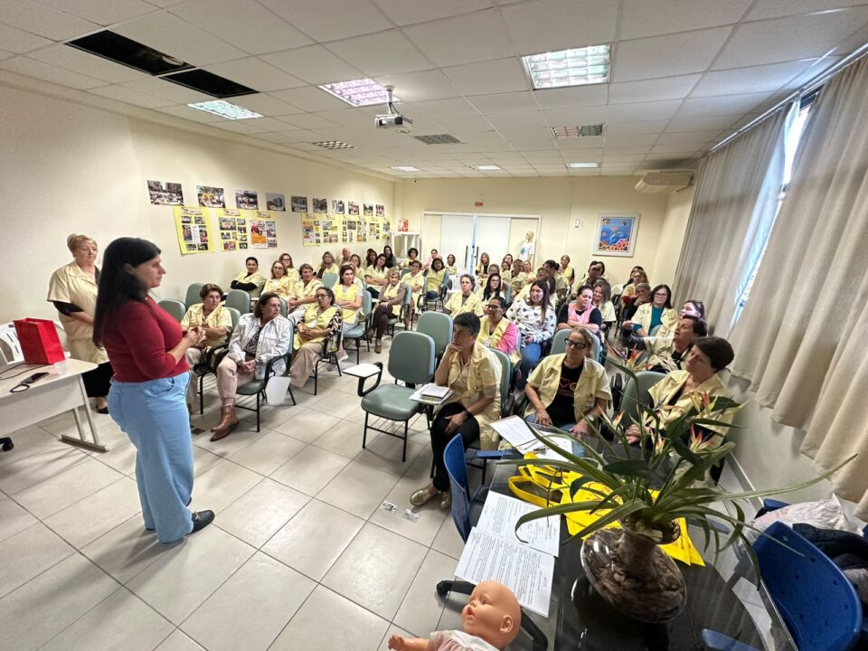 Fundesj inicia capacitação de voluntários da Avos com foco no acolhimento humanizado – Prefe...