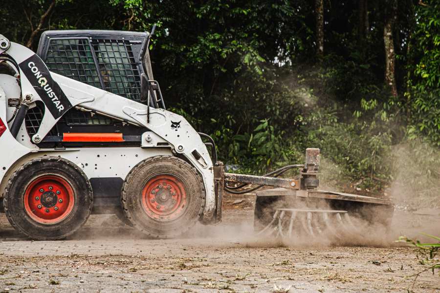 Bobcats dão agilidade à limpeza urbana e transformam rotina das equipes em São José – Prefe...