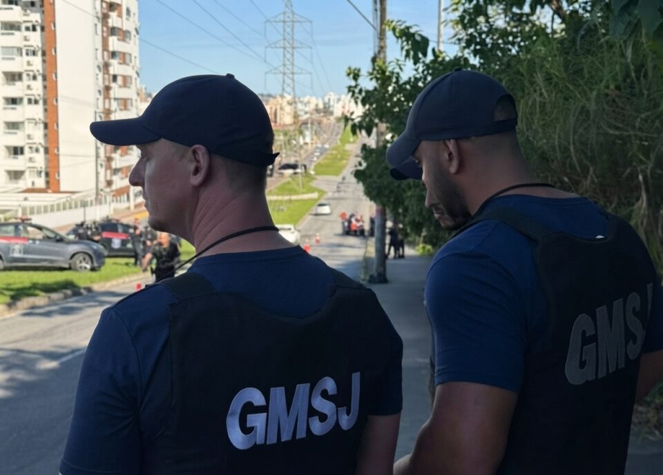 24 novos guardas estão prontos para reforçar a presença da Guarda Municipal nas ruas de São J...