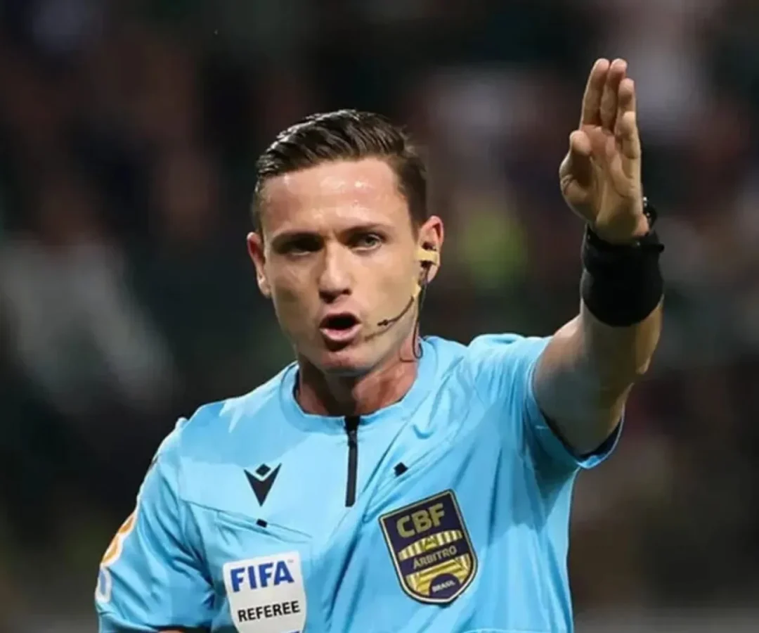 Árbitro de SC é chamado para a Copa do Mundo.| Foto: Divulgação CBF / Reprodução