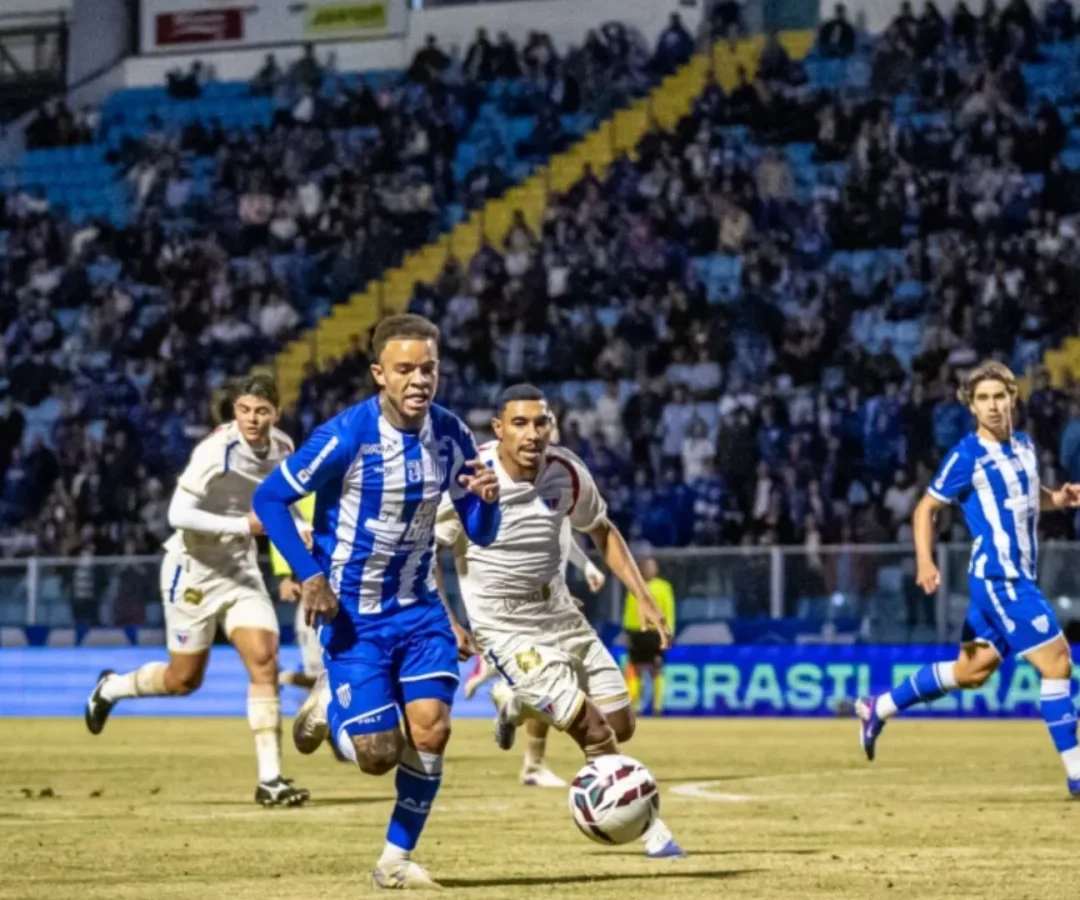 Avaí pressiona, mas empata com Fortaleza na Ressacada.| Foto: Fabiano Rateke / Avaí F.C. / Divu...