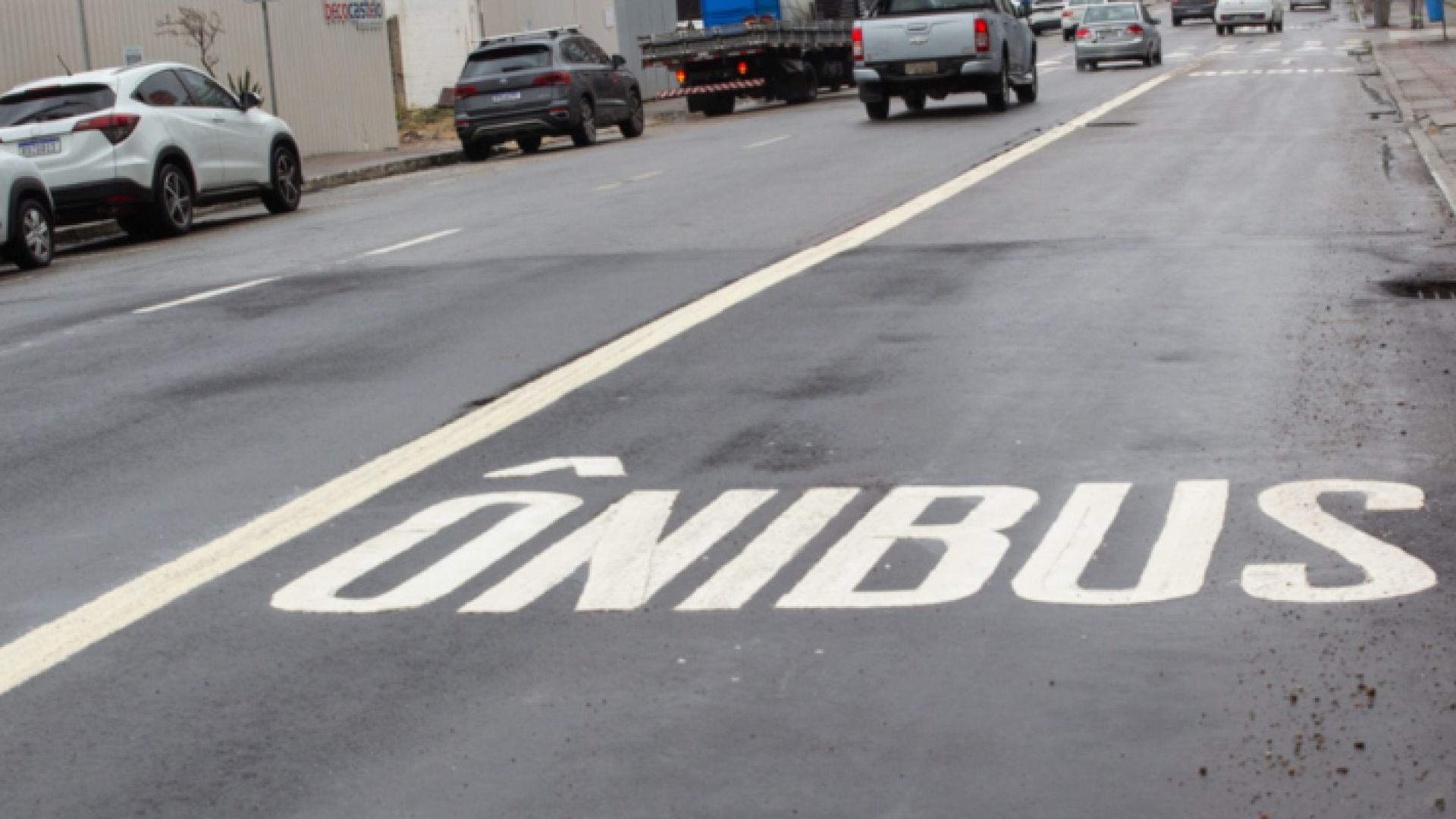 São José reforça sinalização da faixa exclusiva para ônibus na Presidente Kennedy e alerta ...