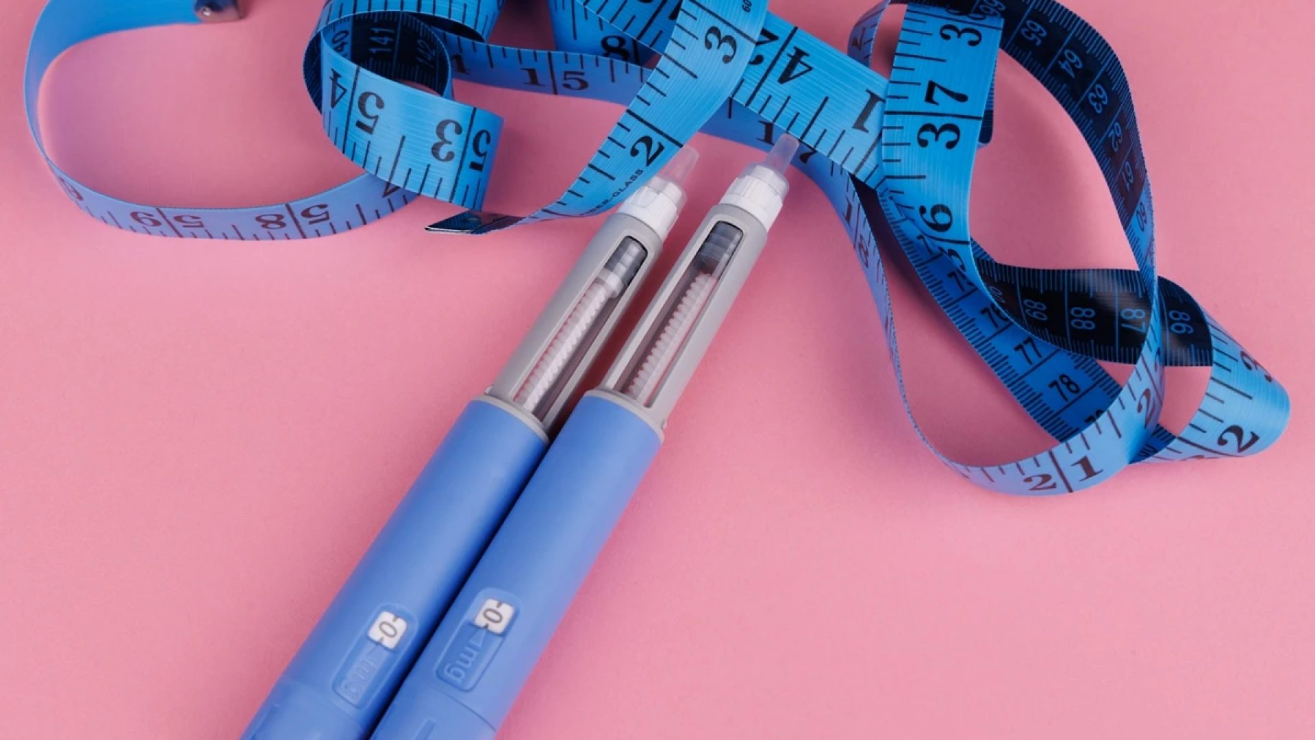 1 de 1 Foto colorida com fundo rosa de canetas emagrecedoras de cor azul - Canetas para diabetes ...