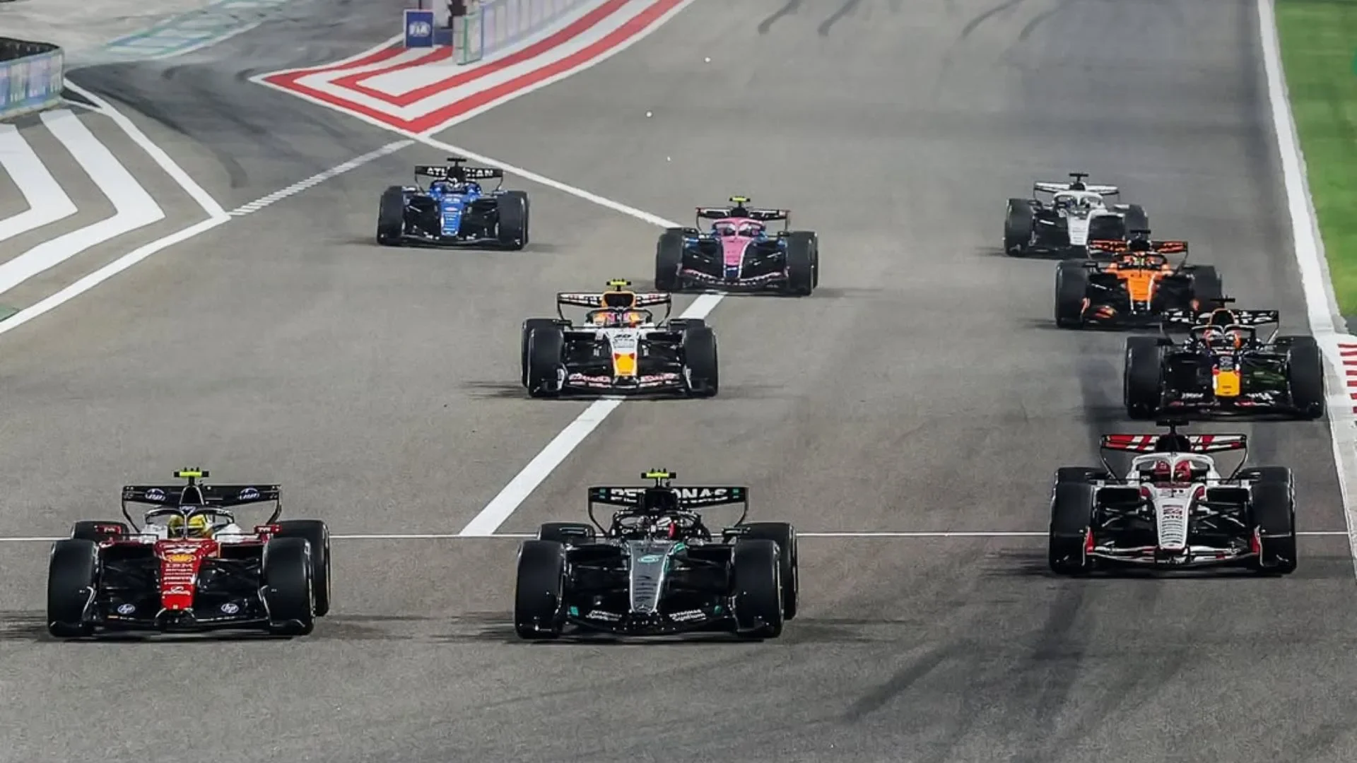 Tsunoda em duas equipes? Veja quem são os pilotos reservas da F1 em 2026 | Foto: @f1 | Redes Soc...