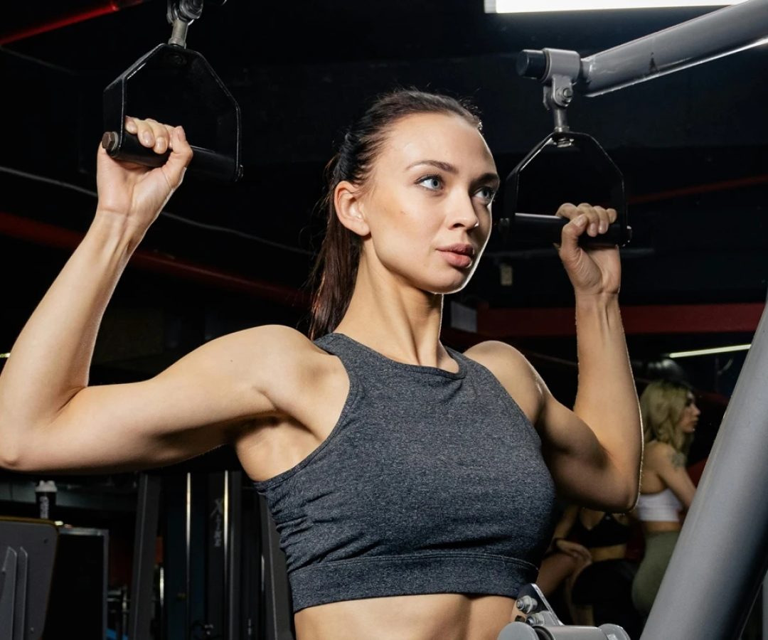 1 de 1 Foto colorida de mulher treinando - Metrópoles - Foto: Alexapopovich/Pexels