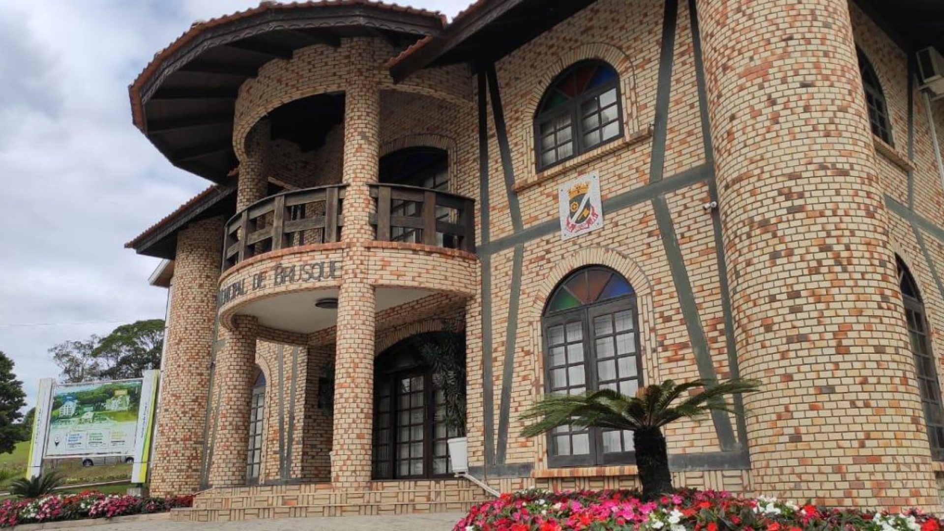 ApÃ³s repercussÃ£o, lei que previa ‘supersalÃ¡rios’ para servidores da CÃ¢mara acaba ...