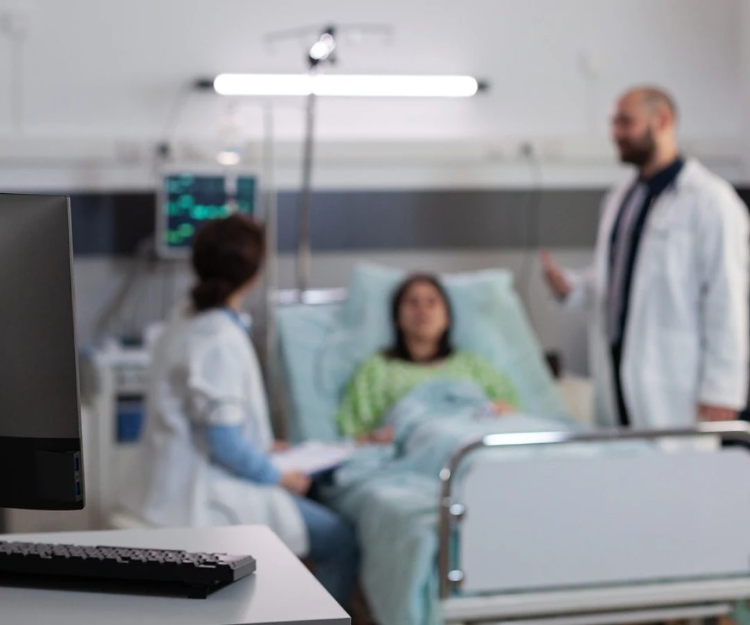 1 de 1 Equipe médica e paciente em ambiente hospitalar - Metrópoles. - Foto: Magnific