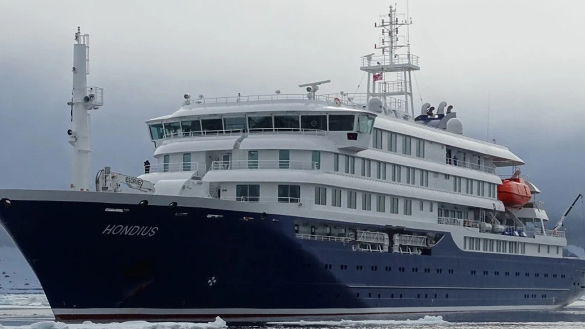 1 de 1 Imagem mostra o navio Hondius, Svalbard. Metrópoles - Foto: Divulgação/oceanwide