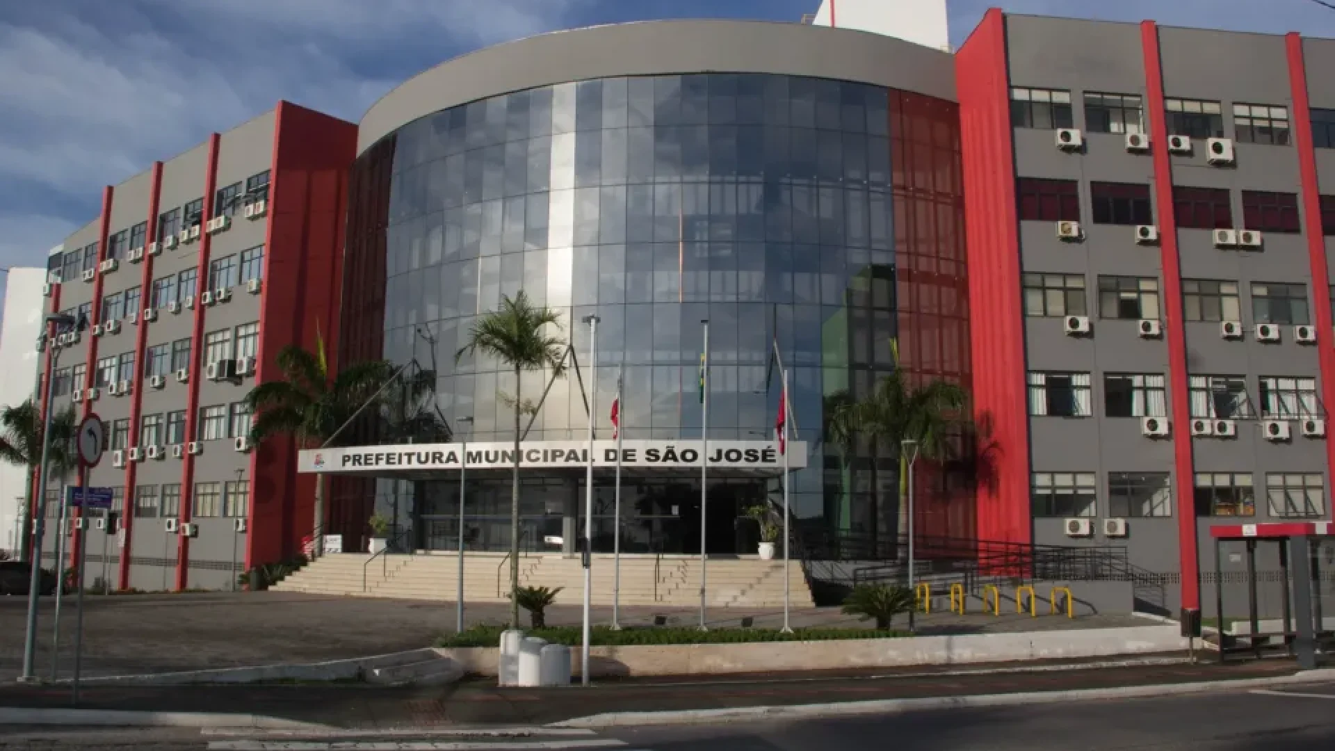 Prefeitura de São José abre inscrições para licença remunerada de servidores que cursam Mest...